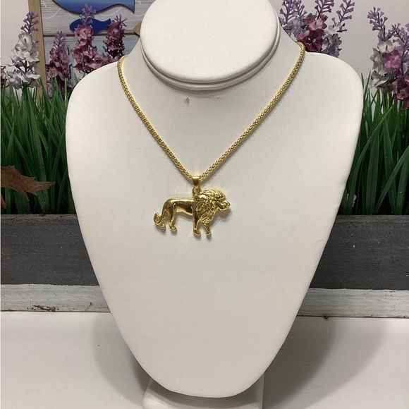DONNA NECKLACE